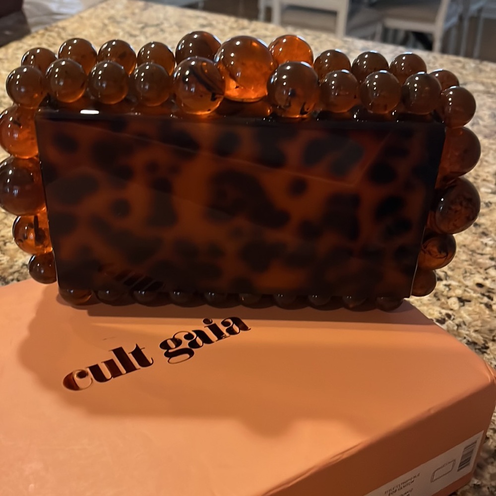 Cult Gaia Eos Clutch. Tortoise.